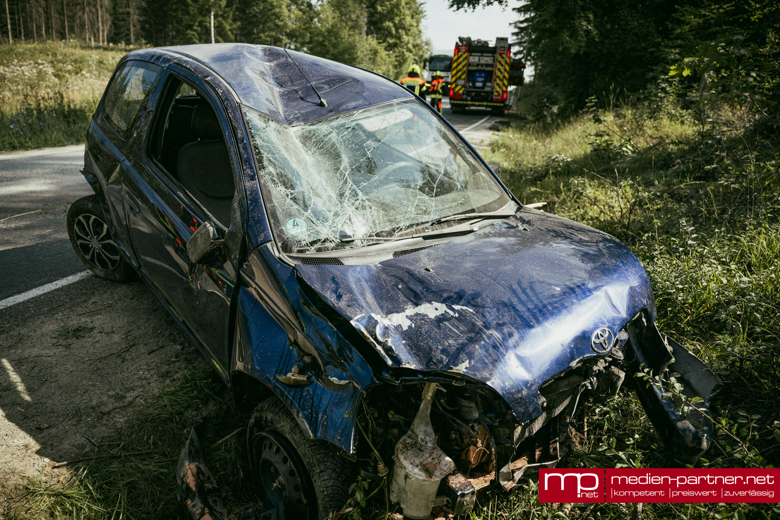 24-Jähriger überschlägt sich mit Auto