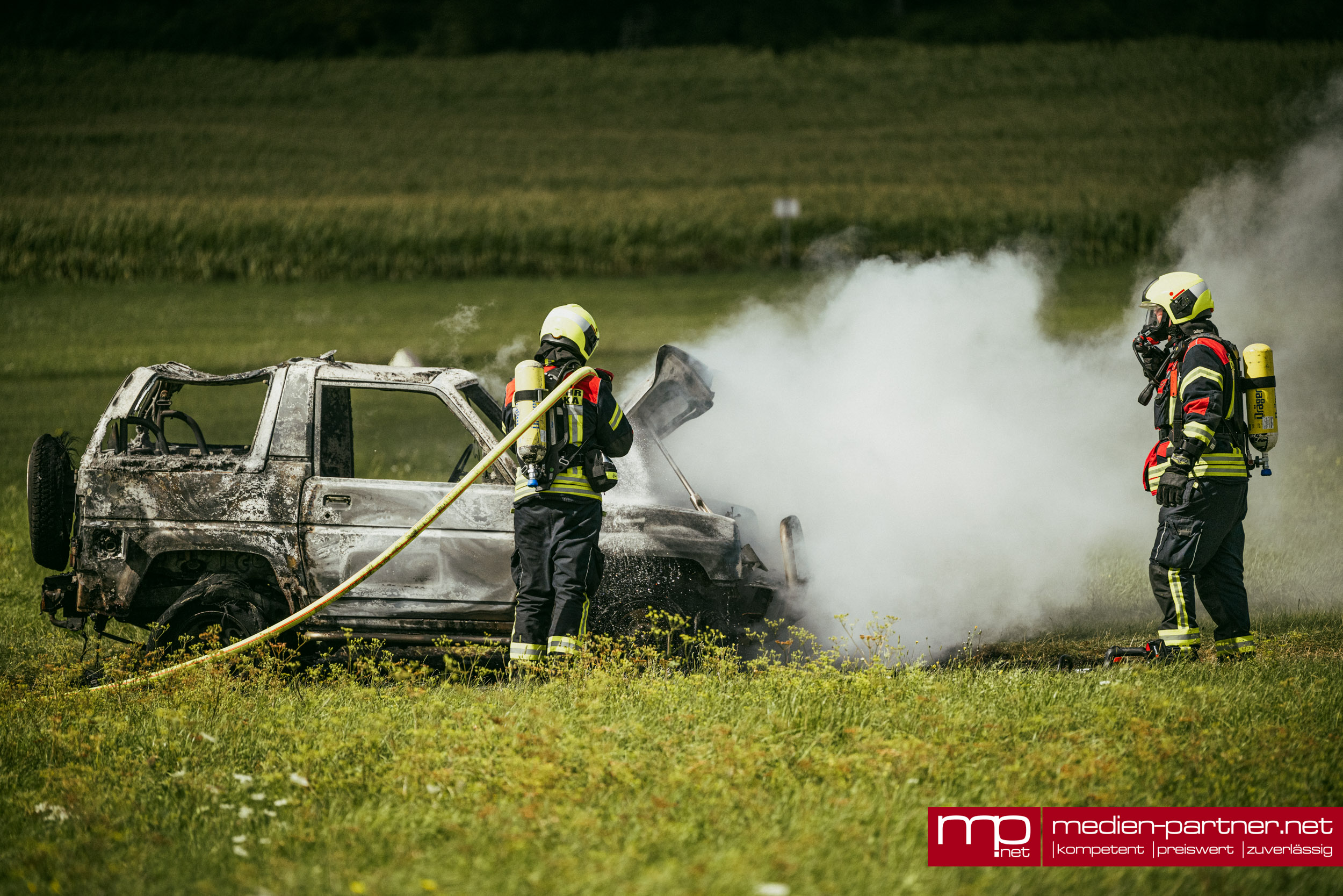SUV geht in Flammen auf