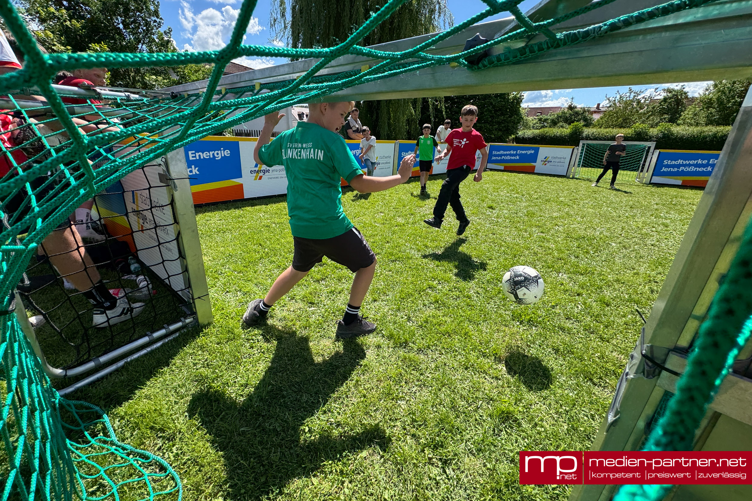 Jugendclub Blankenhain lockte mit mobilem Soccer-Feld