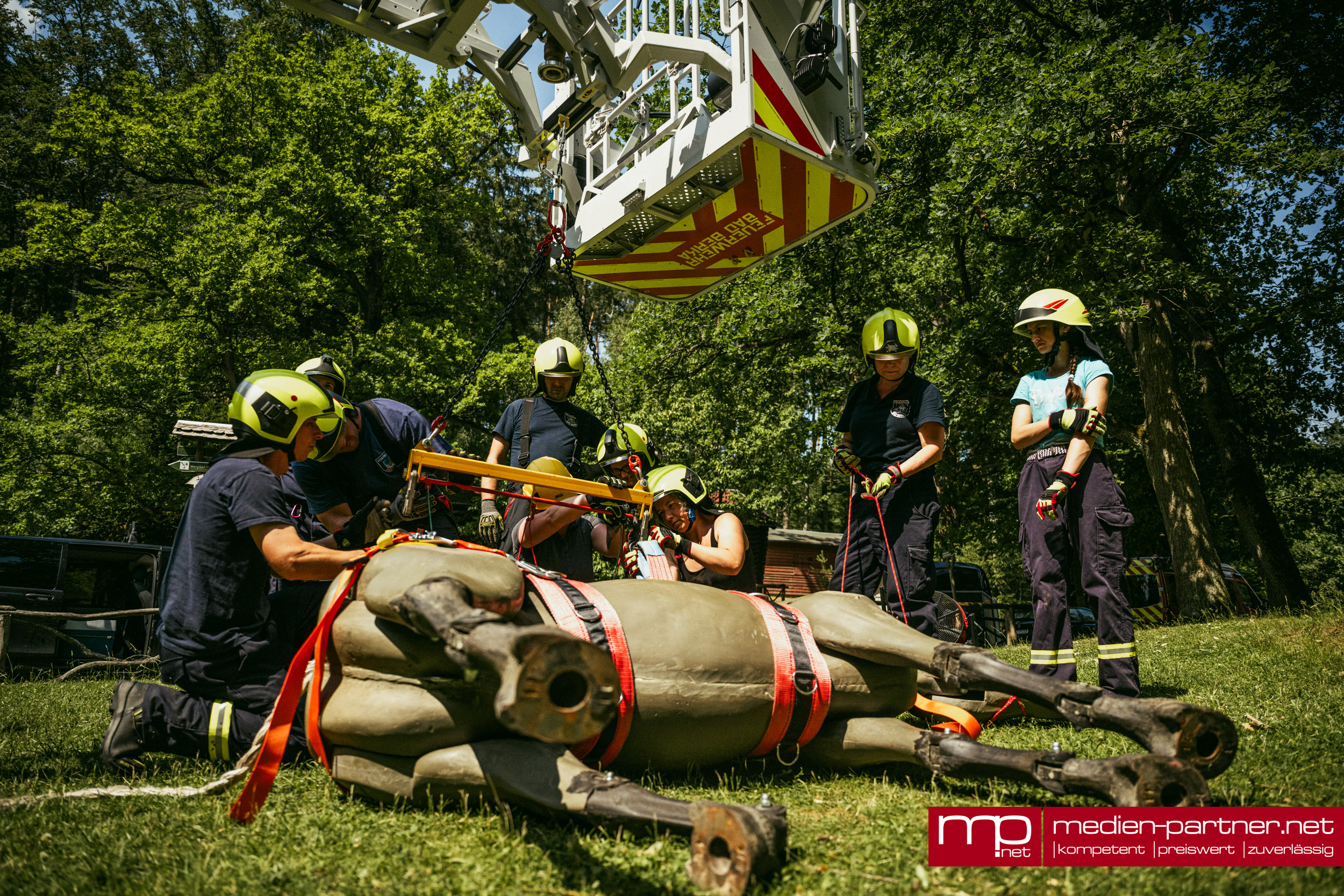 Ernstfall auf vier Hufen: Feuerwehr probt Rettung von Großtieren
